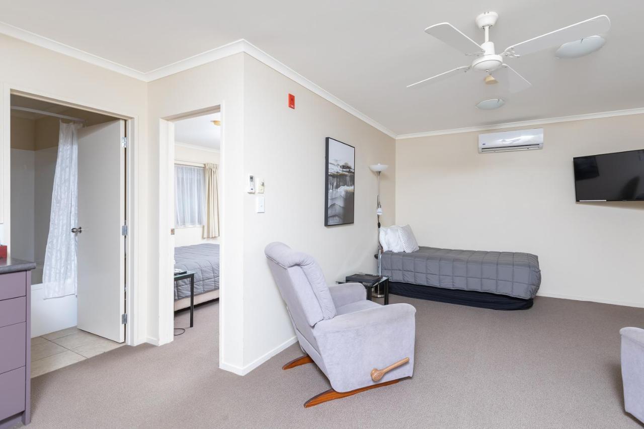 Bk'S Chardonnay Motor Lodge Masterton Dış mekan fotoğraf
